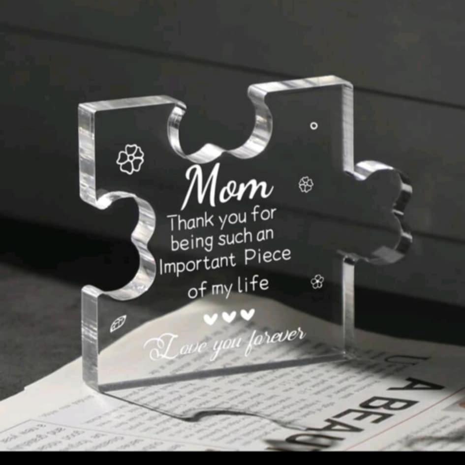 "Mom" Acrylic Jigsaw Piece